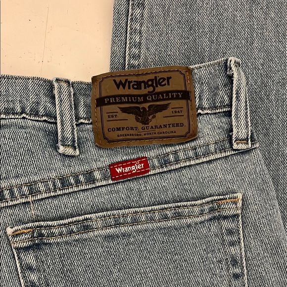 Wrangler Blue Regular fit Jeans Classic Fit medium light wash - Picture 8 of 8